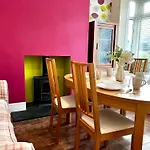 Last-Minute Reserve L Exclusive Deal L Sleeps Up To 6 L Free Parking L 73 Selsey Road Birmingham L Jvt Short Lets L