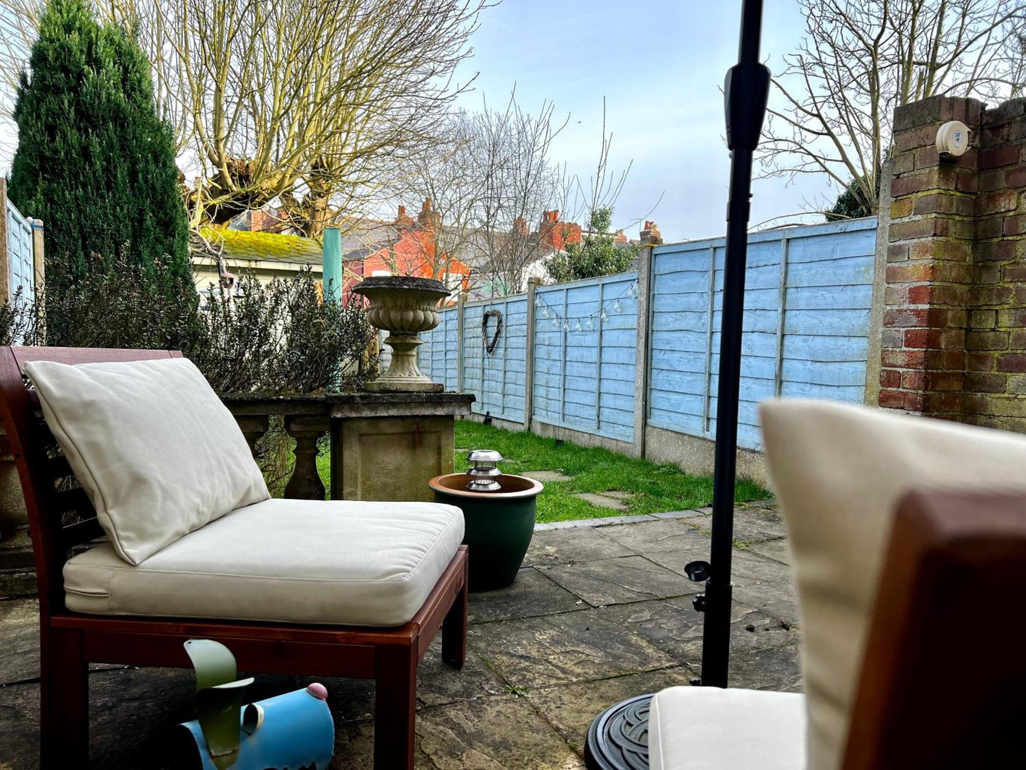 Last-minute Escape L Exclusive L Sleeps Up To 6 L Free Parking L 73 Selsey Road L Jvt Short Lets L Birmingham