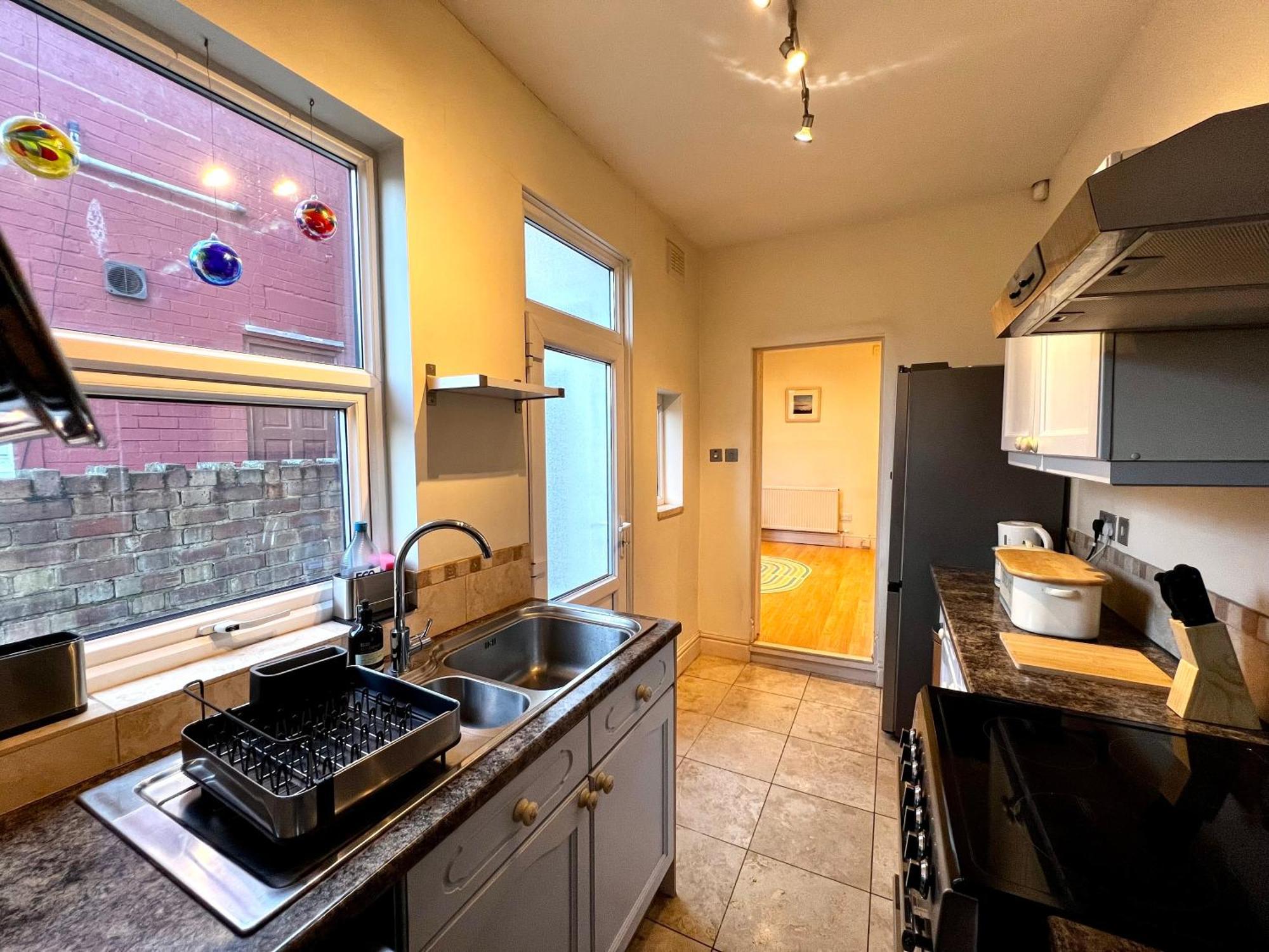 Apartment Last-minute Escape L Exclusive L Sleeps Up To 6 L Free Parking L 73 Selsey Road L Jvt Short Lets L