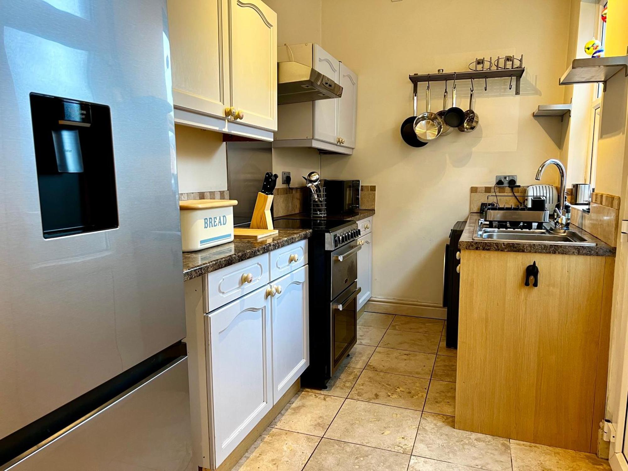 Last-minute Escape L Exclusive L Sleeps Up To 6 L Free Parking L 73 Selsey Road L Jvt Short Lets L Apartment *