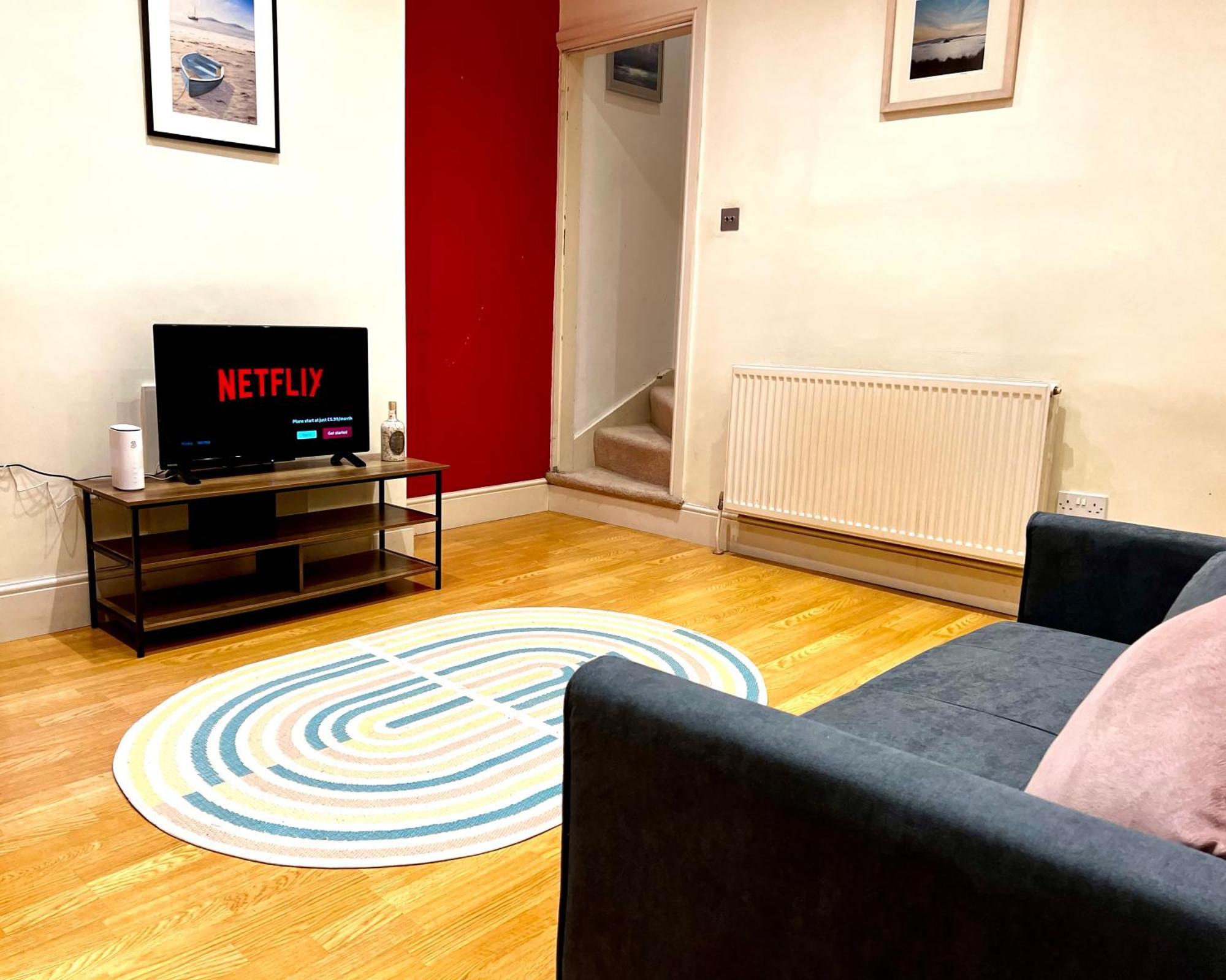 Last-minute Escape L Exclusive L Sleeps Up To 6 L Free Parking L 73 Selsey Road L Jvt Short Lets L Birmingham